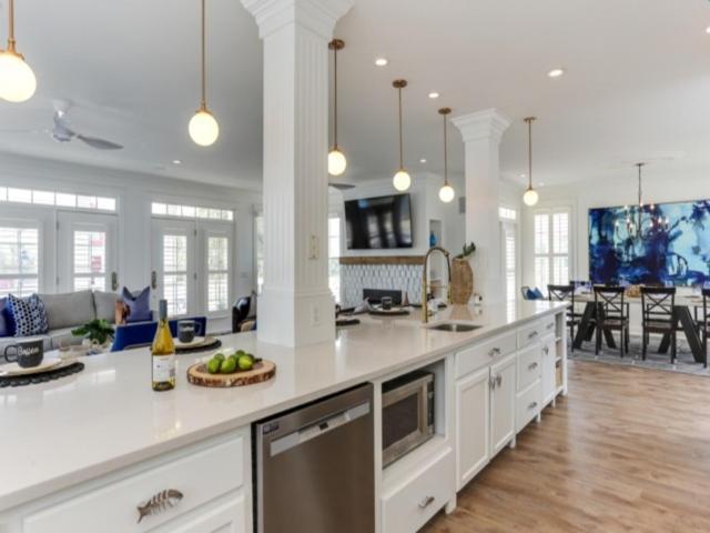 Indigo Retreat - Bring The Whole Family! Fully Renovated, Seawatch Community Stunner! Home Kure Beach Bagian luar foto